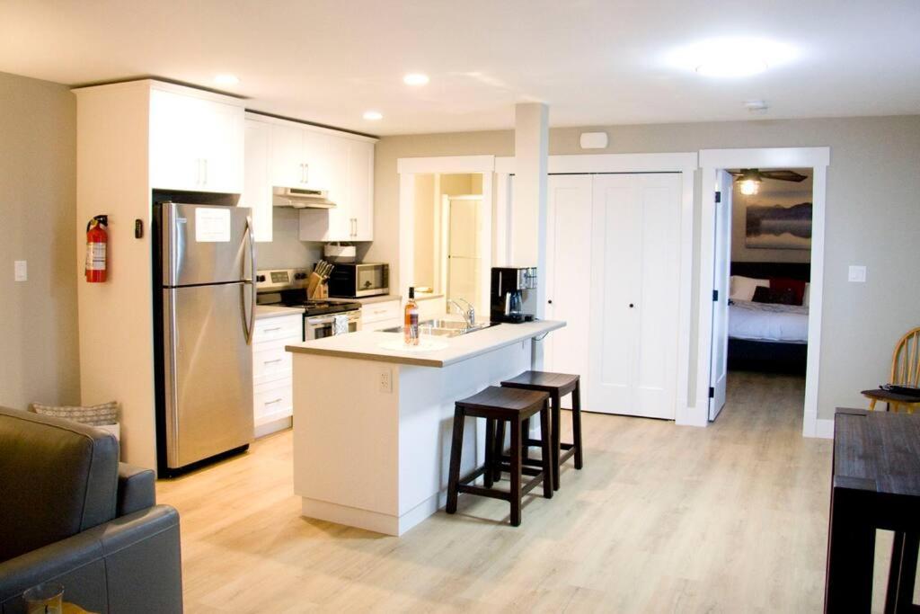 M&M'S Maple Bay Mountain Guesthouse - Licensed Duncan Exterior photo