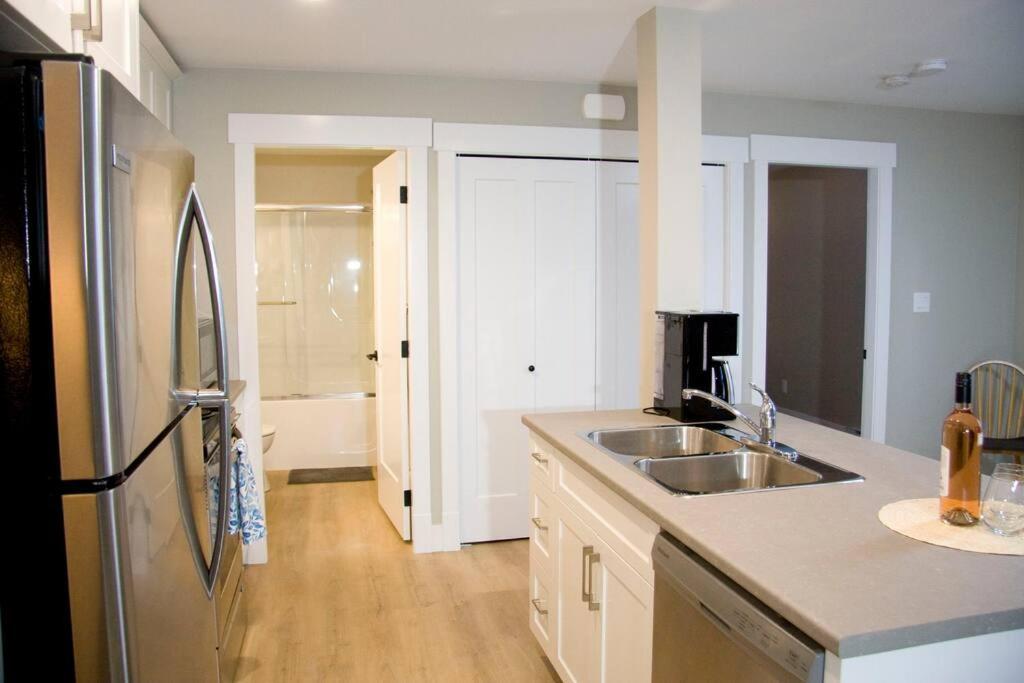 M&M'S Maple Bay Mountain Guesthouse - Licensed Duncan Exterior photo